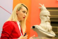 Romina Kuko: Në Shqipëri po shohim tipare të lëvizjes ekstremiste ANTIFA