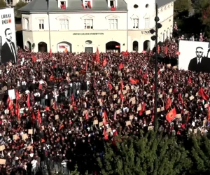 Prishtinë, mijëra qytetarë në protestë, në thirrje për drejtësi