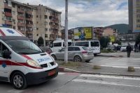 E moshuara 71-vjeçare lëndohet rëndë pas rrëzimit nga ballkoni në Gostivar