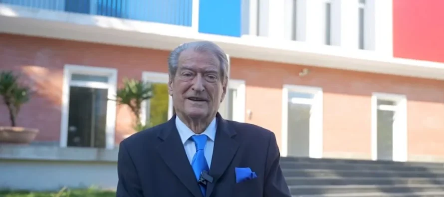Berisha thirrje për protestë: Të gjithë nesër përpara Universitetit, mos i lini të rinjtë vetëm