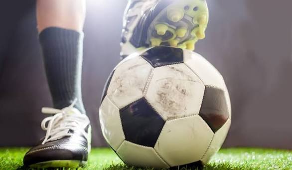 Viti 2026  10 futbollistët më të mirë deri tash   golat  asistet dhe trofetë që i veçojnë