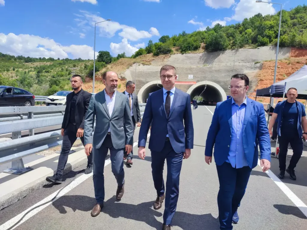 Mickoski dhe Nikolloski ndjekin fillimin e ndërtimit të autostradës Bukojçan – Kërçovë