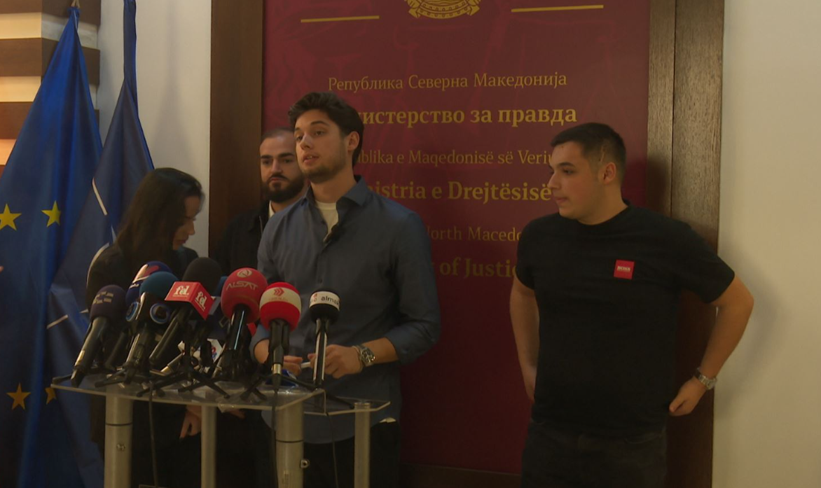 Studentët paralajmëruan protestë  nuk e pranuan propozimin e Shasivarit për jurisprudencën