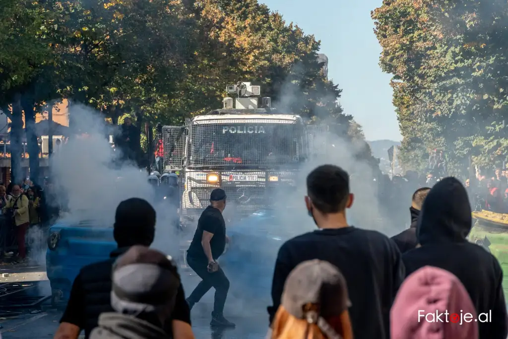 59 të lënduar nga protesta në Tiranë  34 efektivë  21 protestues dhe 4 kalimtarë