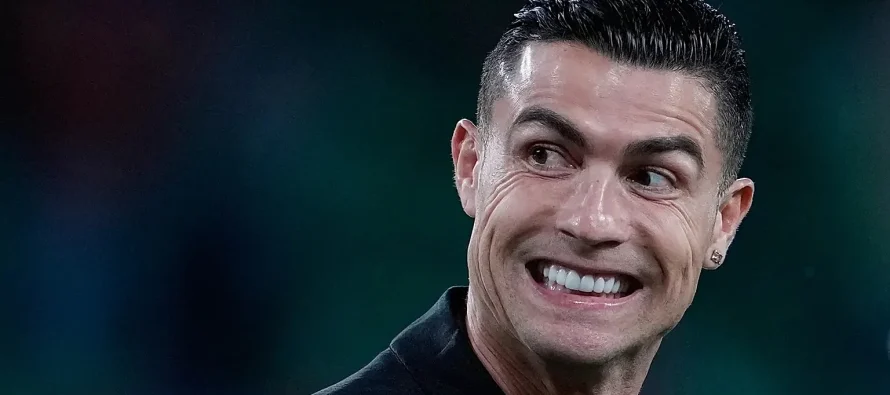 Ronaldo rikthehet në Arabinë Saudite, në pritje të vendimit për të ardhmen me Portugalinë
