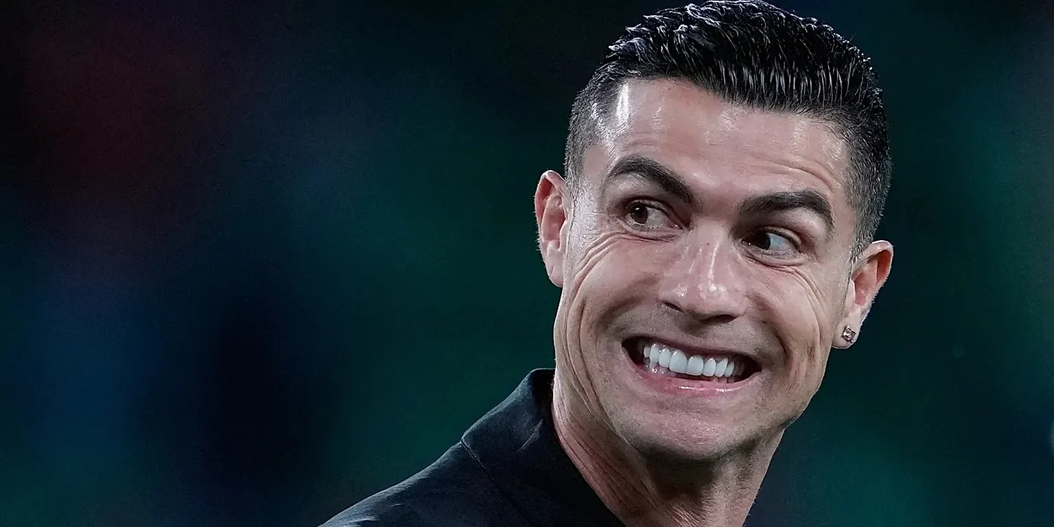 Ronaldo rikthehet në Arabinë Saudite  në pritje të vendimit për të ardhmen me Portugalinë